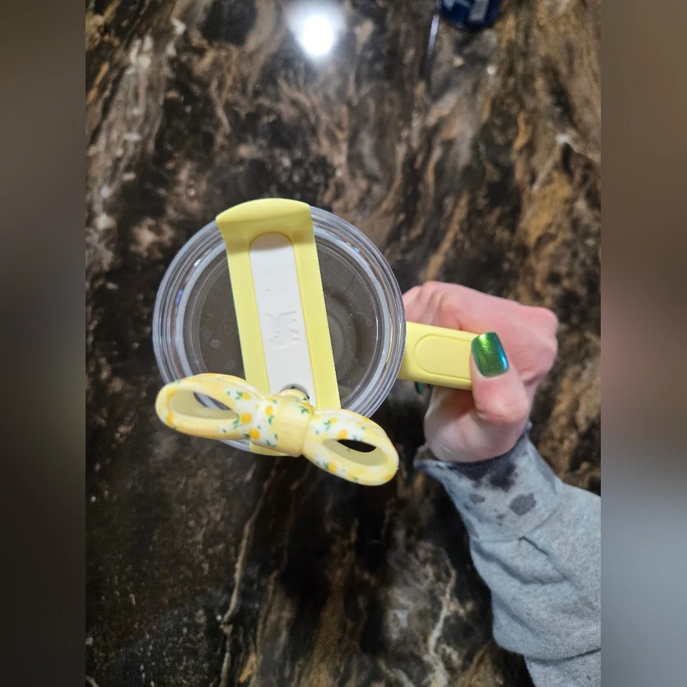 Lemonade Stanley 30oz - Picture 5 of 6